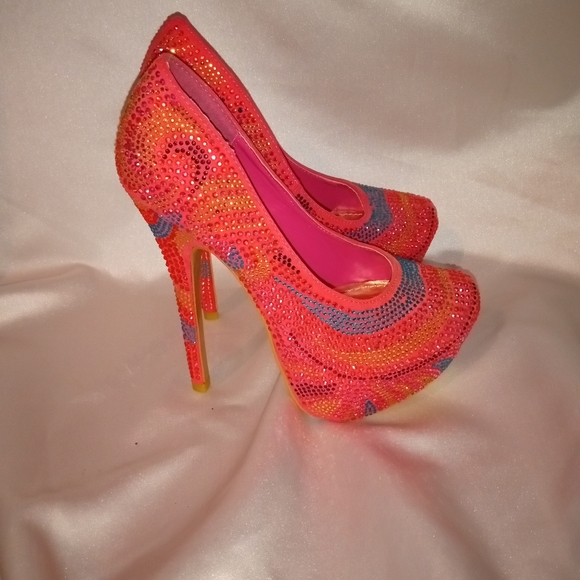 Heels - Picture 3 of 6